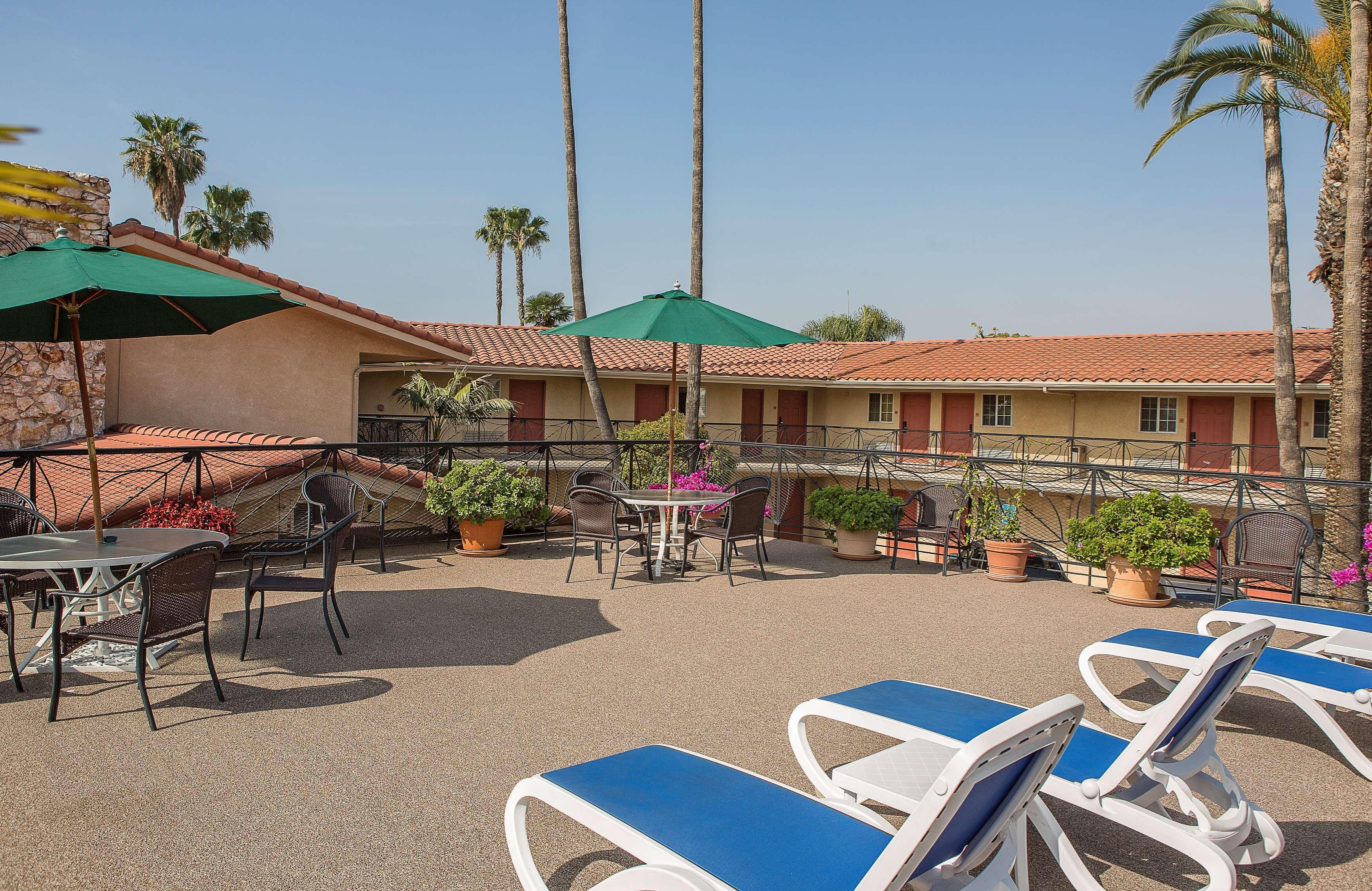 Safari Inn, A Coast Hotel Burbank Exterior photo