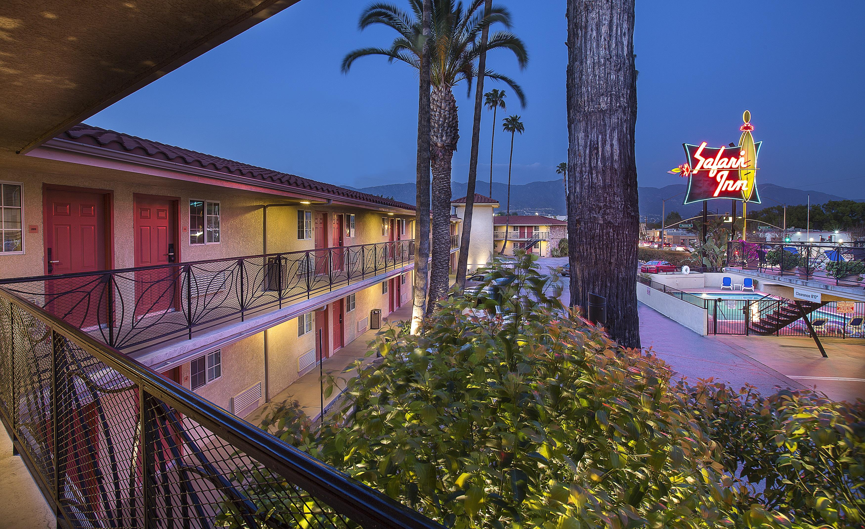 Safari Inn, A Coast Hotel Burbank Exterior photo