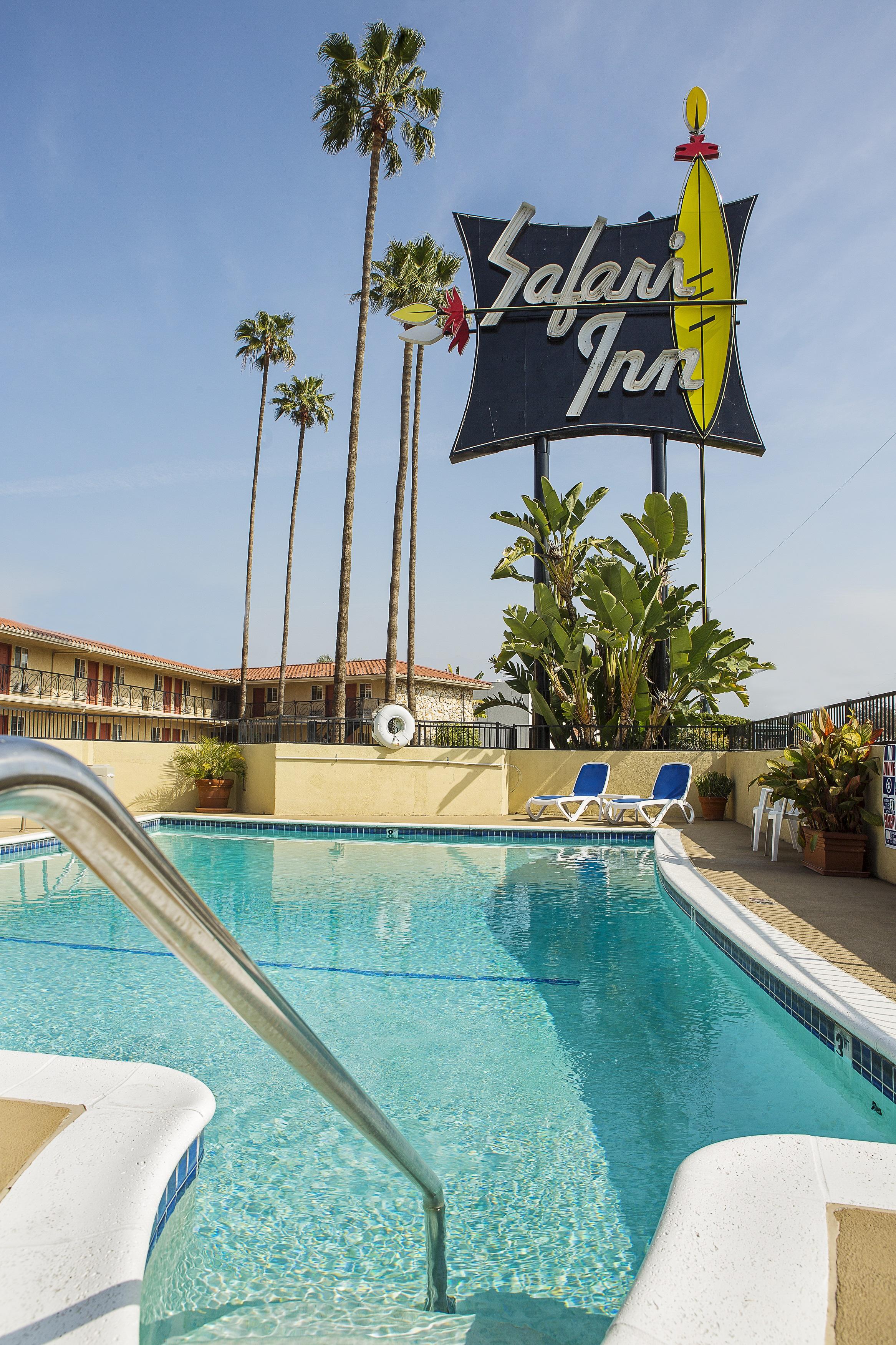 Safari Inn, A Coast Hotel Burbank Exterior photo